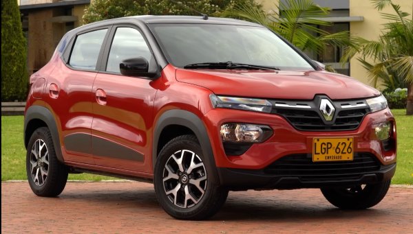 Друг градски автомобил в стил SUV, който се конкурира с S-presso, въпреки че е малко по-голям. Пристигна за първи път на сцената на автомобилното изложение в Делхи през 2014 година като футуристичен концептуален автомобил с врати тип пеперуда, дрон и гуми за офроуд, въобще, насочен към младите купувачи. Реалността обаче настъпи и Kwid, който можете да закупите днес, е достъпен хечбек с пет врати без нито една от фантастичните характеристики на концепцията.
